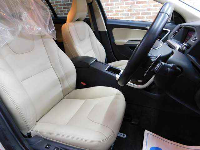 Volvo V60 Cross Country 12