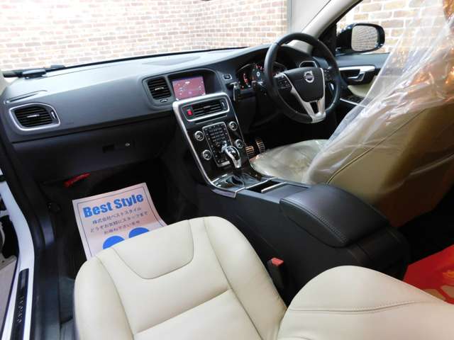 Volvo V60 Cross Country 6
