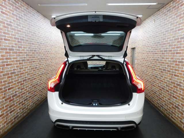 Volvo V60 Cross Country 8