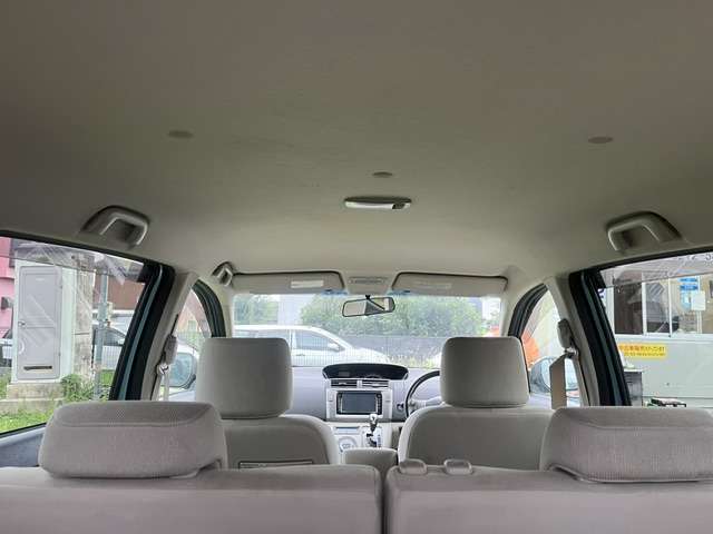 Toyota Passo Sette 7