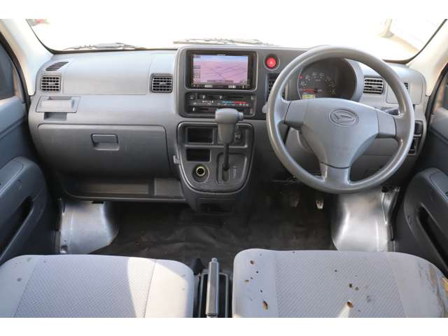 Daihatsu Hijet Cargo 4