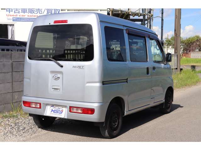 Daihatsu Hijet Cargo 8