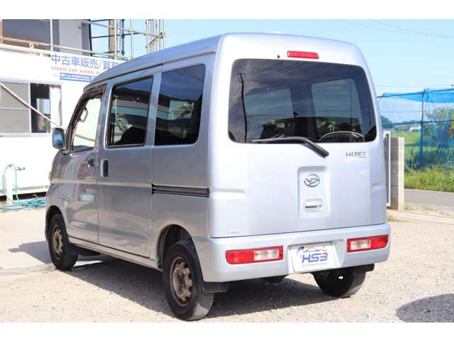 Daihatsu Hijet Cargo 10