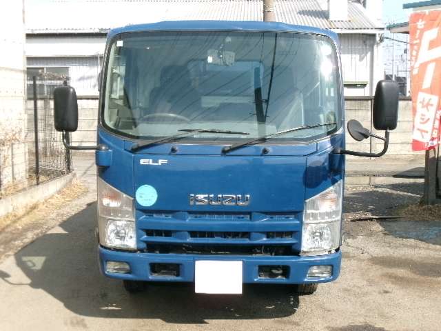 Isuzu Elf 2