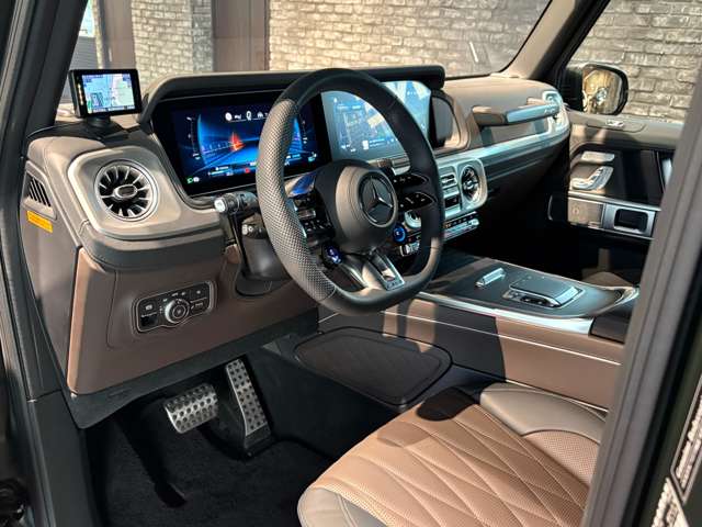 Mercedes-Benz G-Class 8