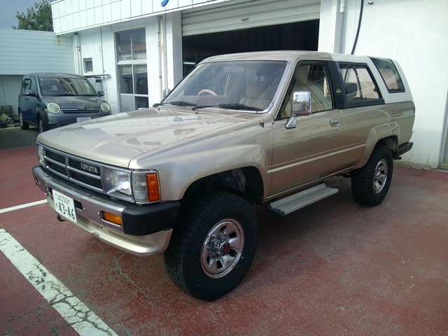 Toyota Hilux Surf 2