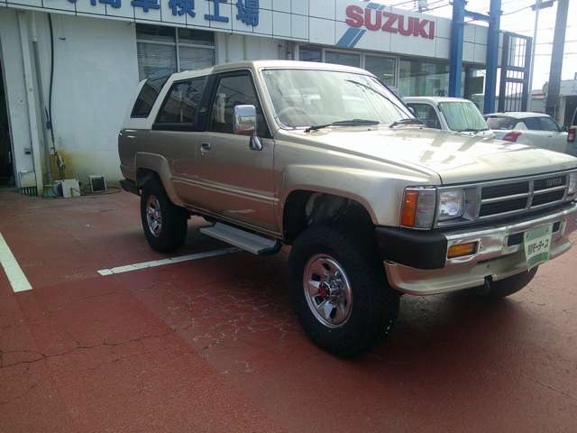 Toyota Hilux Surf 4