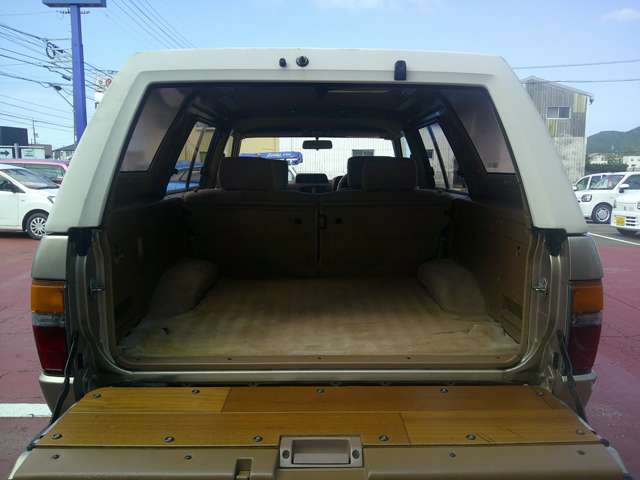 Toyota Hilux Surf 8