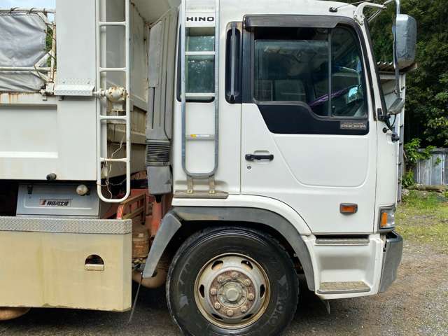 Hino Profia 11