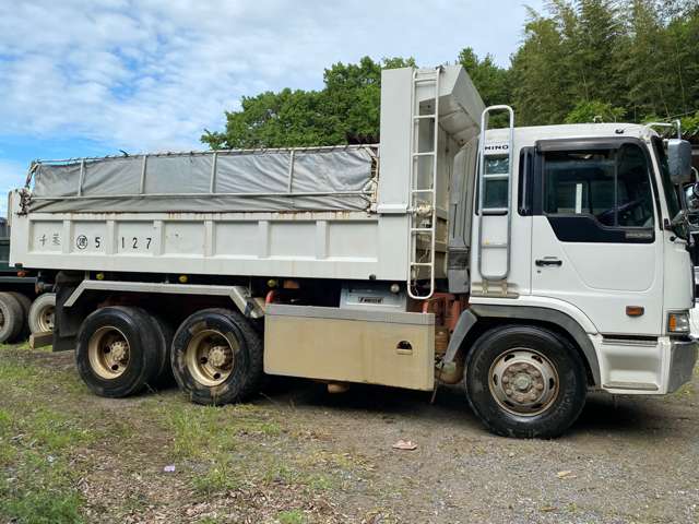 Hino Profia 9