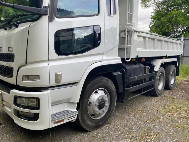 Mitsubishi Fuso Super Great 11