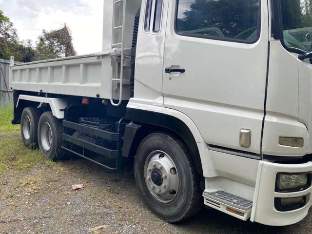 Mitsubishi Fuso Super Great 12
