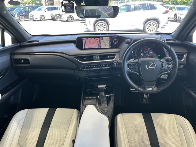 Lexus UX 4