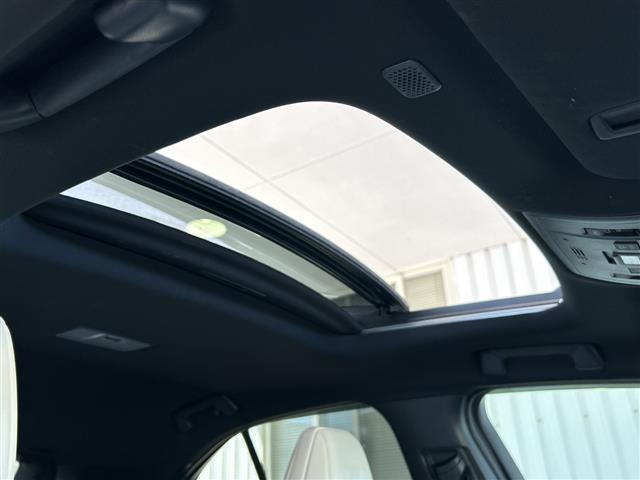 Lexus UX 8