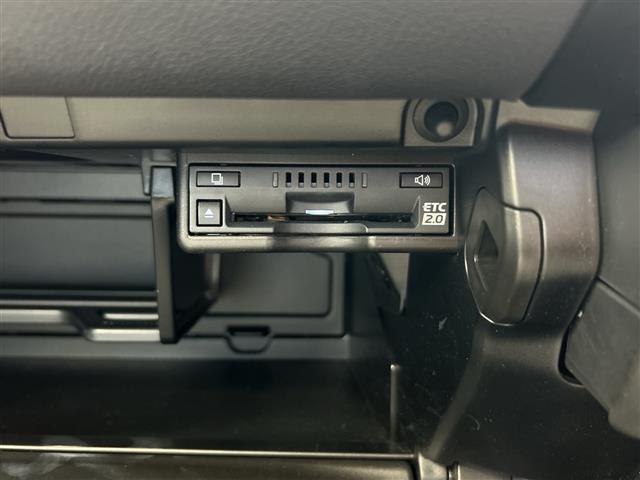 Lexus UX 9