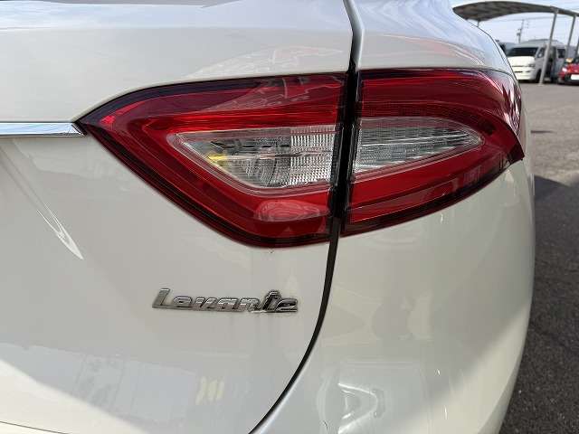 Maserati Levante 12