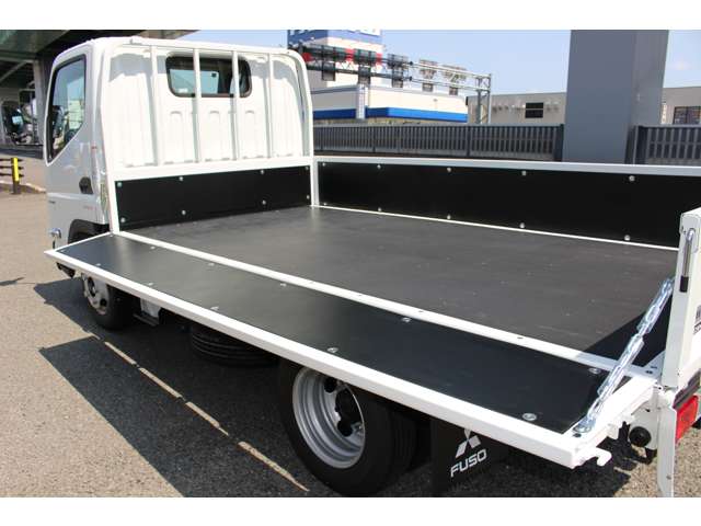 Mitsubishi Fuso Canter 11