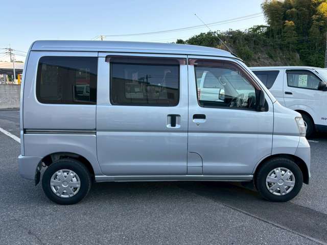 Daihatsu Hijet Cargo 11