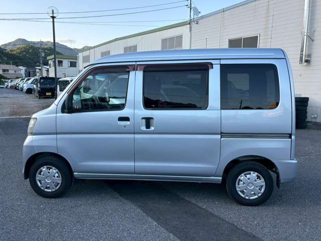 Daihatsu Hijet Cargo 12