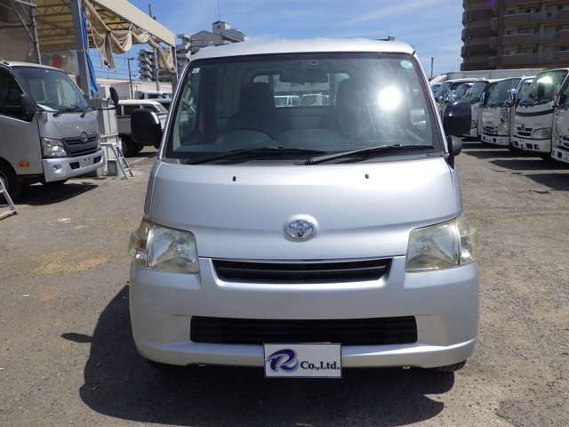 Toyota Light Ace Truck 4