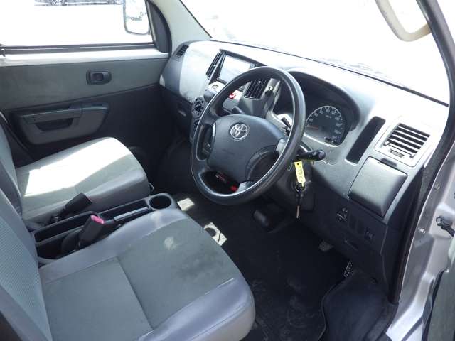 Toyota Light Ace Truck 9