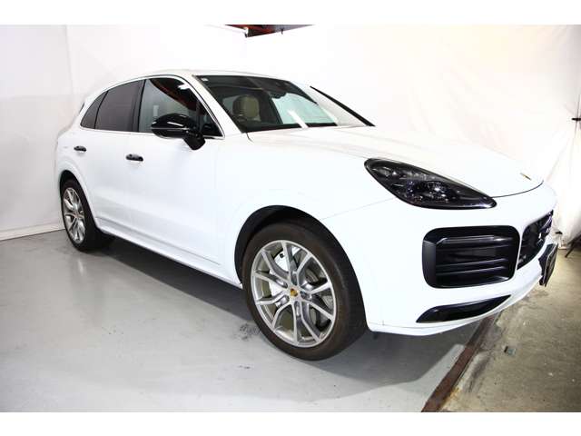 Porsche Cayenne 8