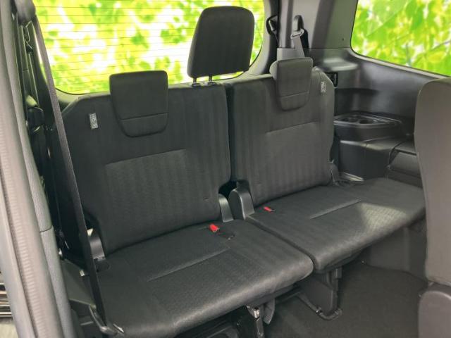 Toyota Noah 8