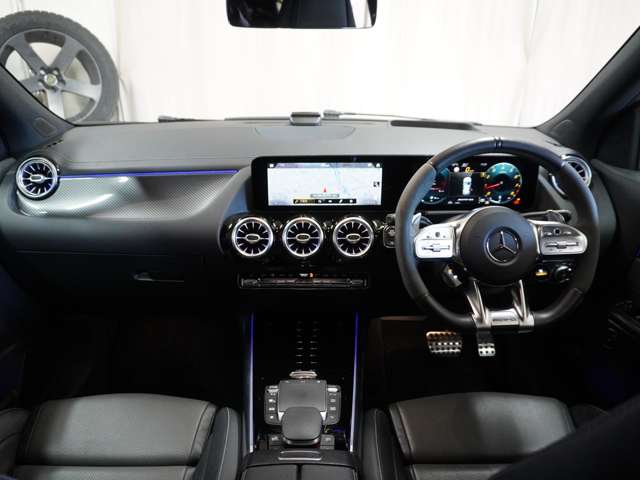 Mercedes-Benz GLA-Class 4