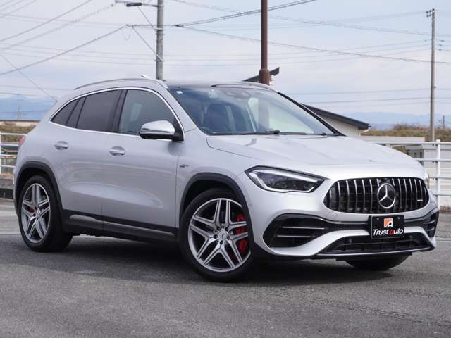 Mercedes-Benz GLA-Class 5