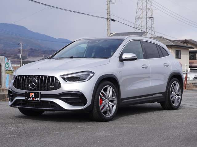 Mercedes-Benz GLA-Class 6