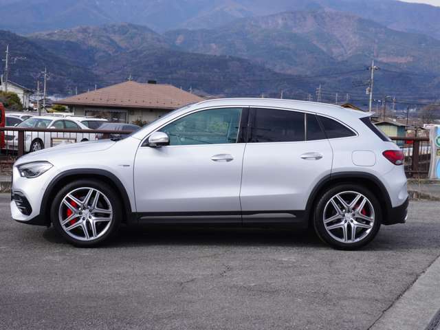 Mercedes-Benz GLA-Class 8
