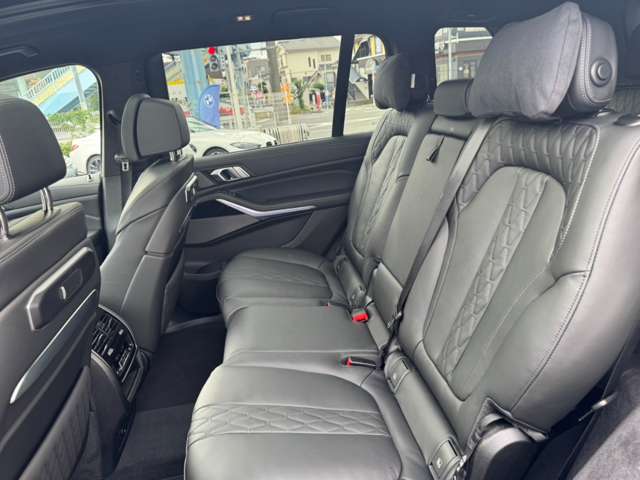 BMW X7 12