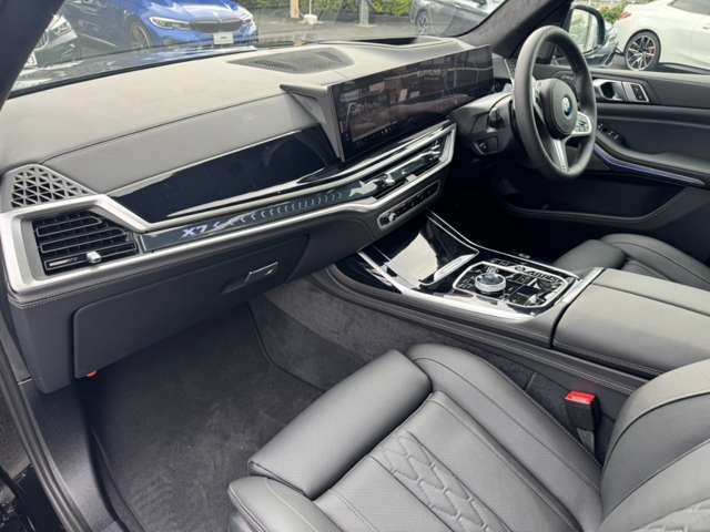 BMW X7 2