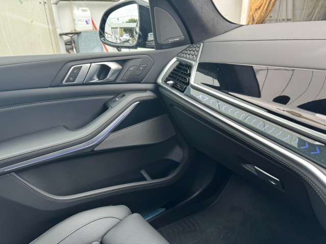 BMW X7 6