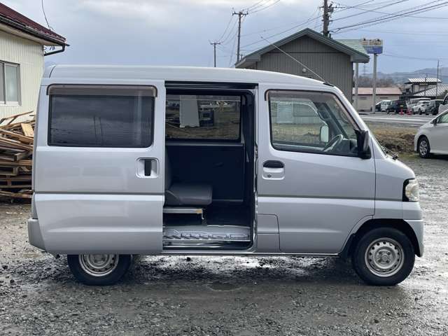 Mitsubishi Minicab Van 12