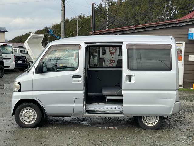 Mitsubishi Minicab Van 10