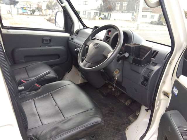 Daihatsu Hijet Deck Van 11