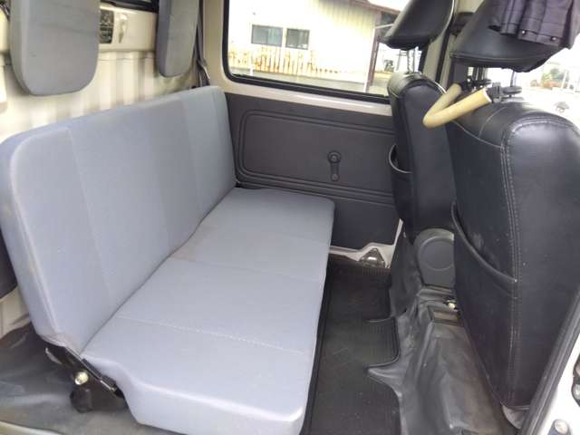 Daihatsu Hijet Deck Van 12