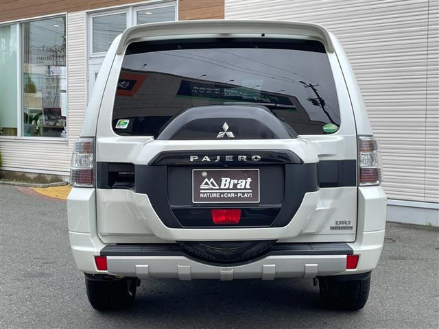Mitsubishi Pajero 6
