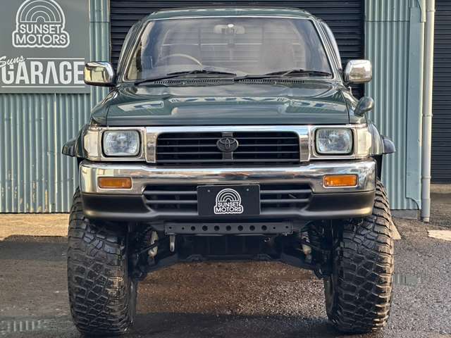 Toyota Hilux 2