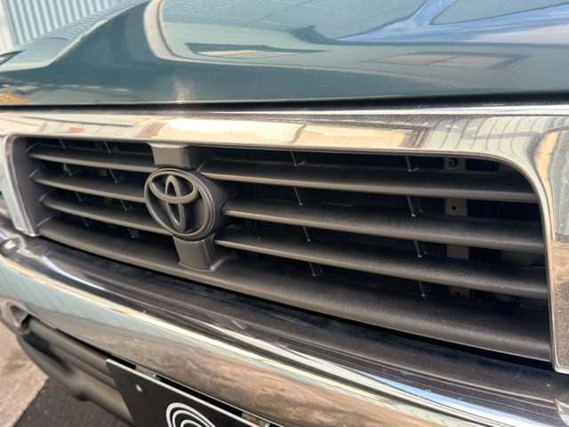 Toyota Hilux 9