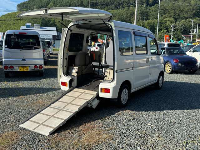 Daihatsu Hijet Cargo 3