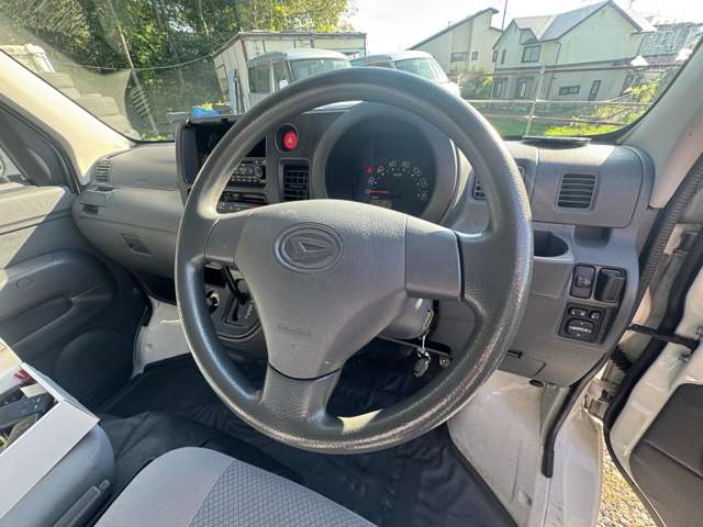 Daihatsu Hijet Cargo 10