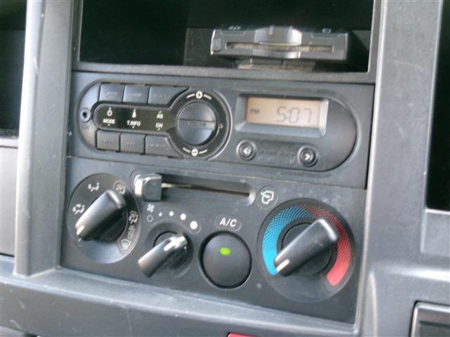 Isuzu Elf 12