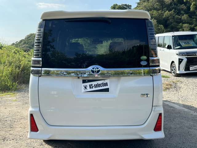 Toyota Voxy 7