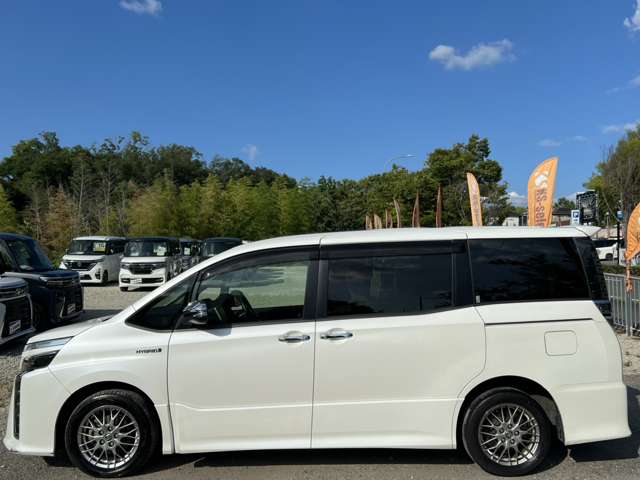 Toyota Voxy 8