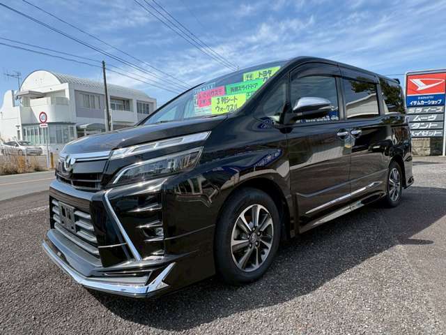 Toyota Voxy 2