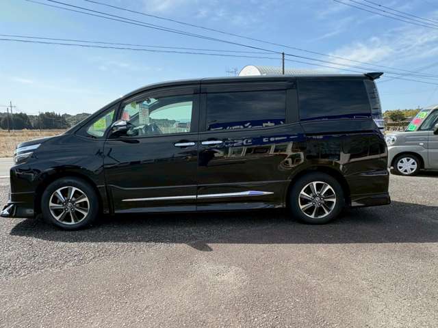 Toyota Voxy 4