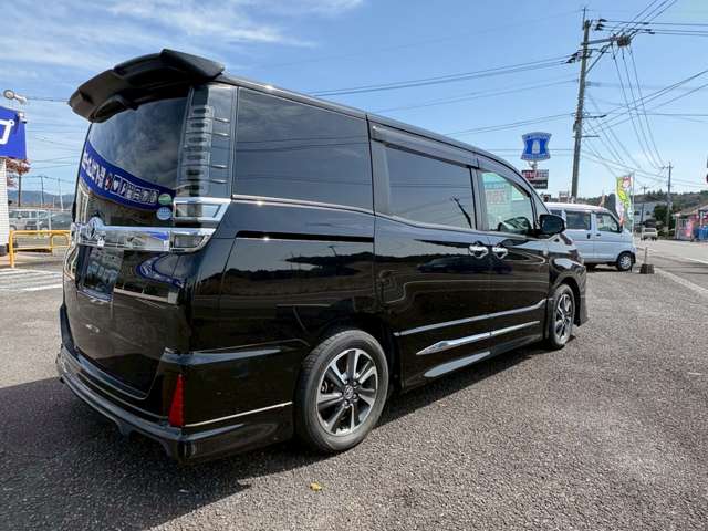 Toyota Voxy 5