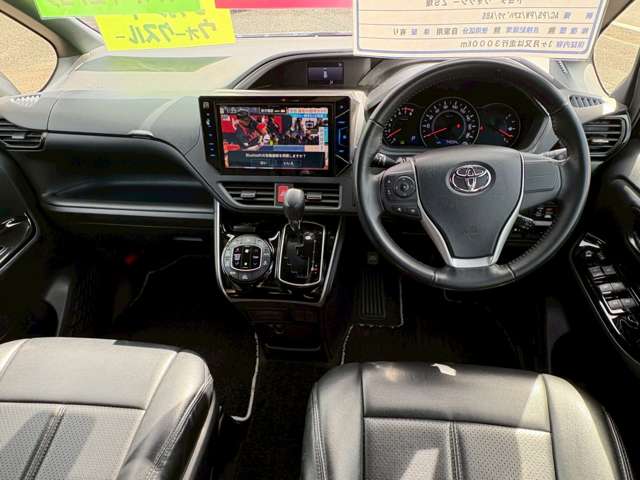 Toyota Voxy 9